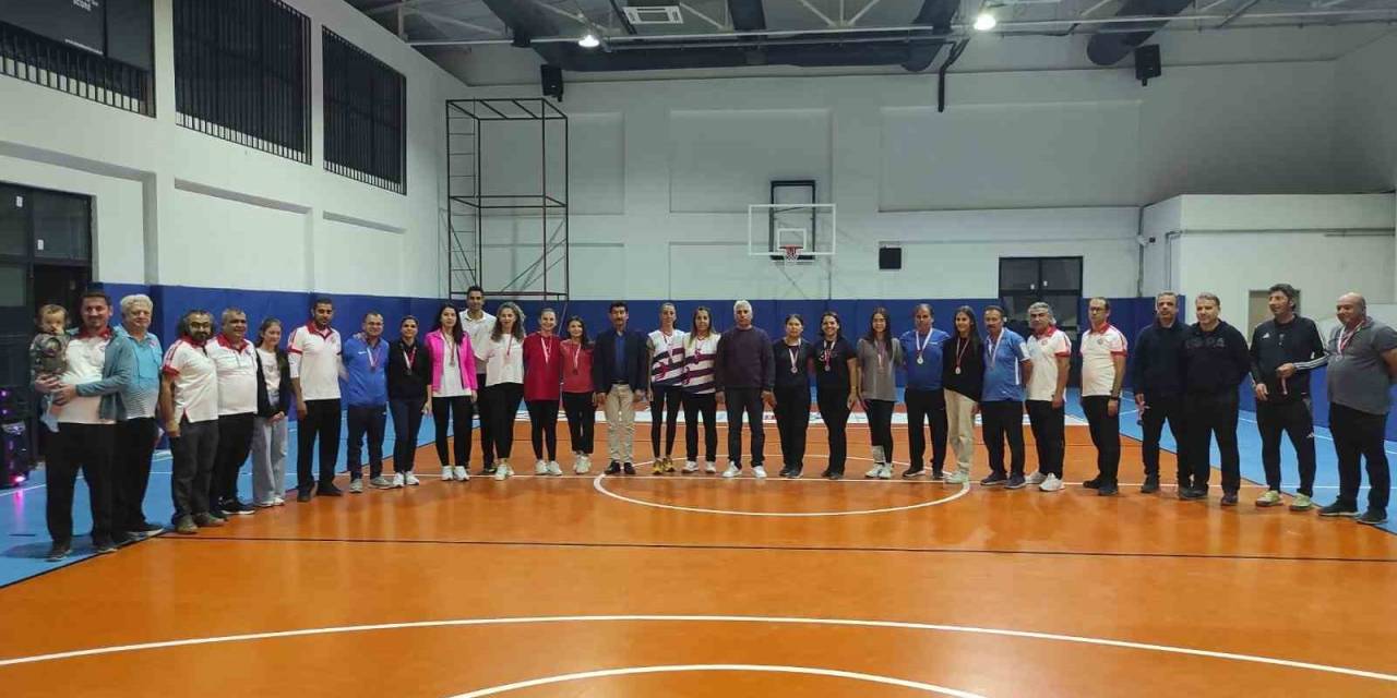 Köyceğiz’de Şampiyonlar Ödüllerine Kavuştu