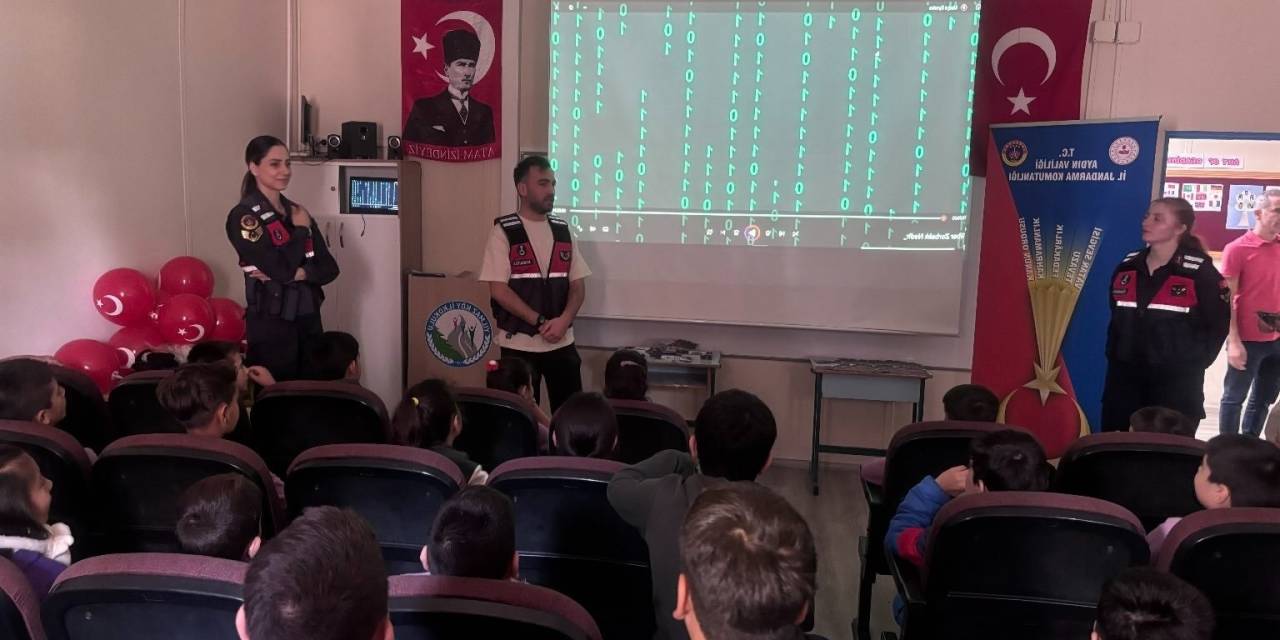 Jandarmadan 198 Öğrenciye ‘Siber’ Eğitim