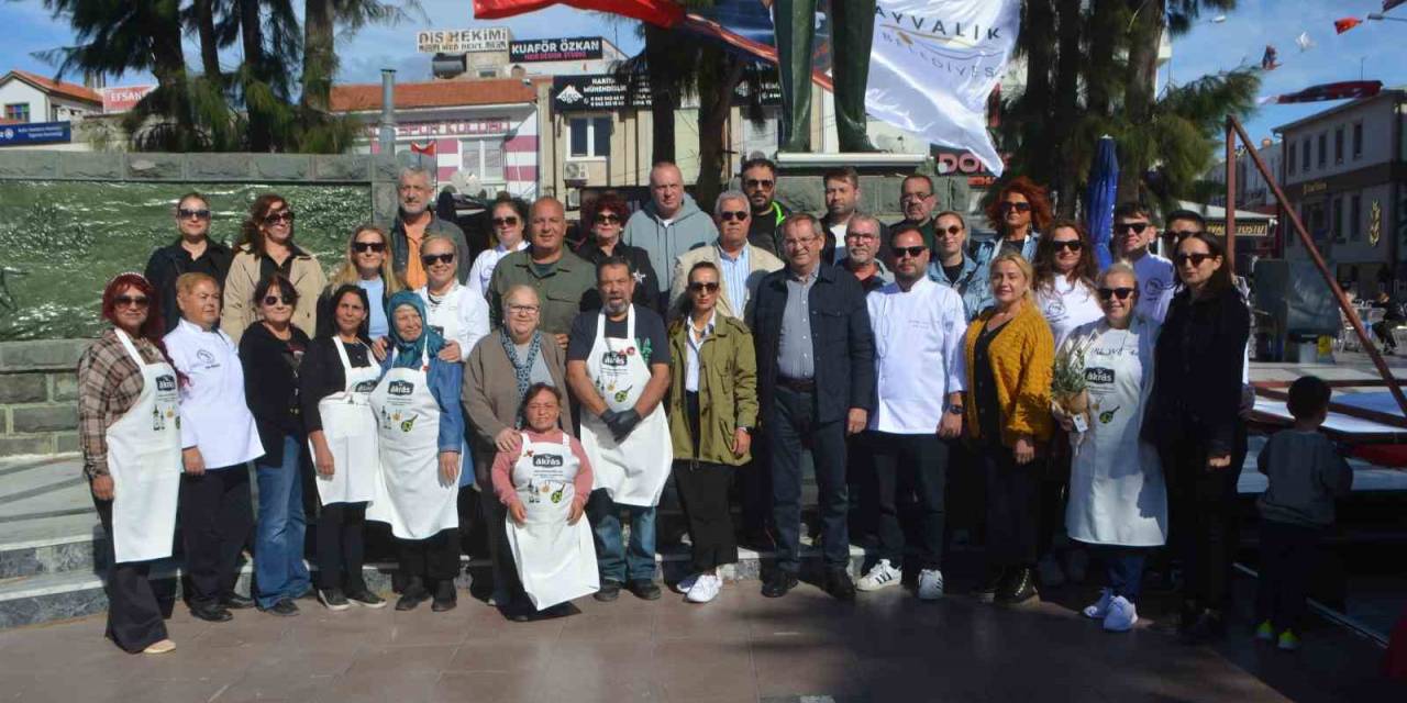 Ayvalık’ta Hasat Festivalinde Düzenlenen Zeytinyağlı Ev Yemekleri Yarışmasına İlgi Yoğun Oldu