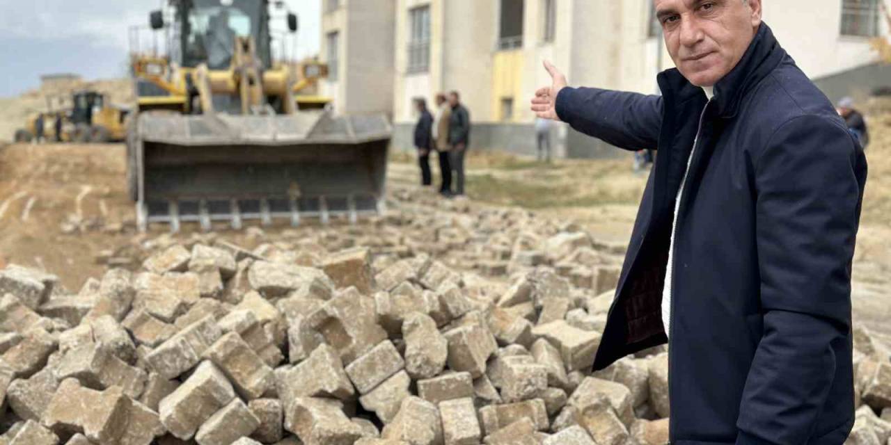 Yüksekova’daki Toki Yolu Onarılmaya Başlandı