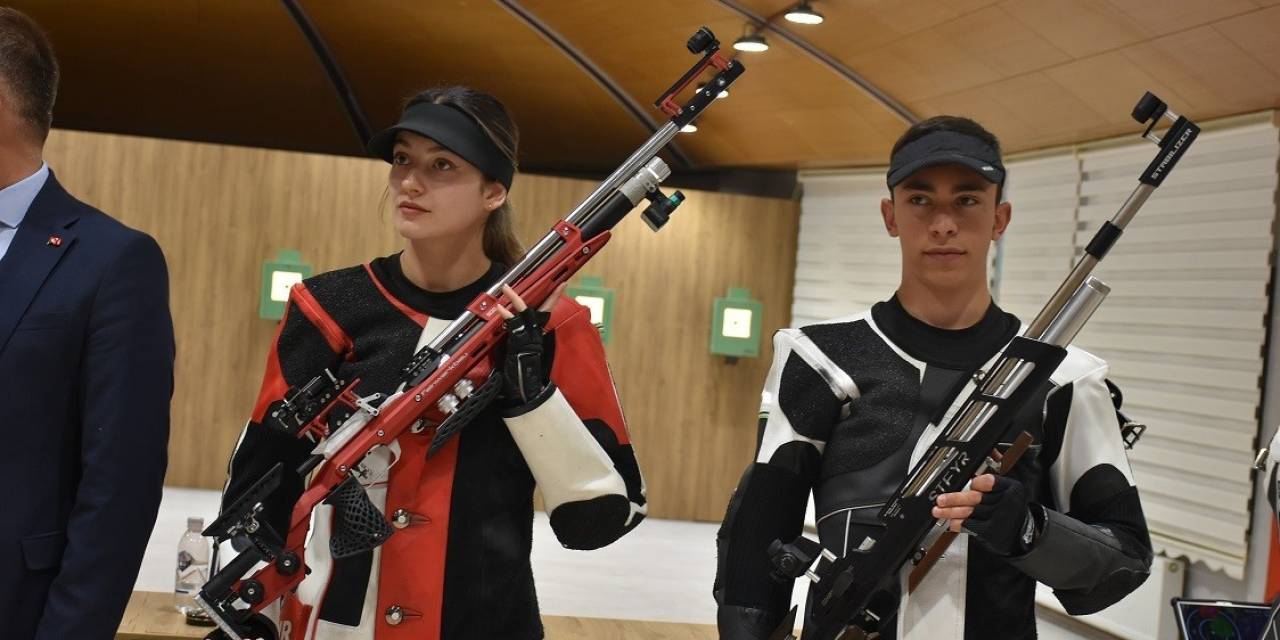 Damla Madalyaya Akacak