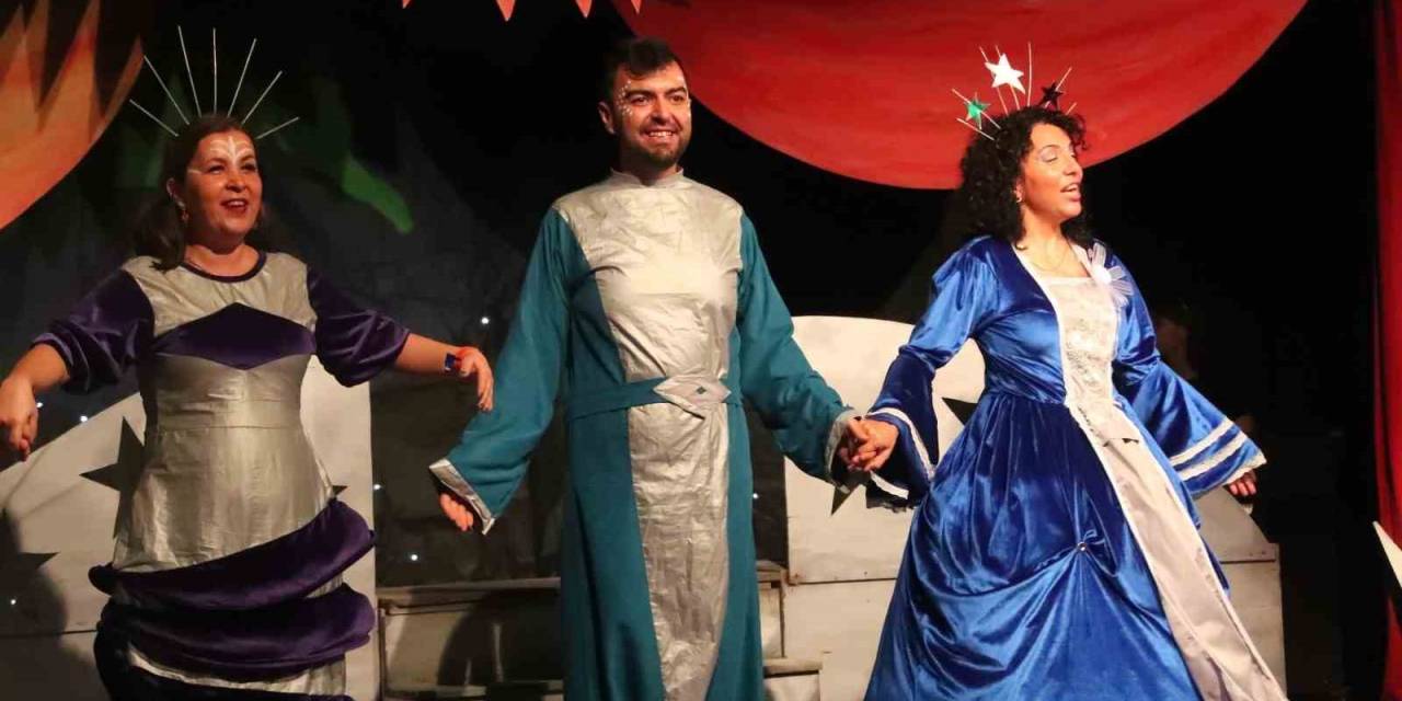 Merkezefendi Kent Tiyatrosu Seyircisiyle Buluşuyor