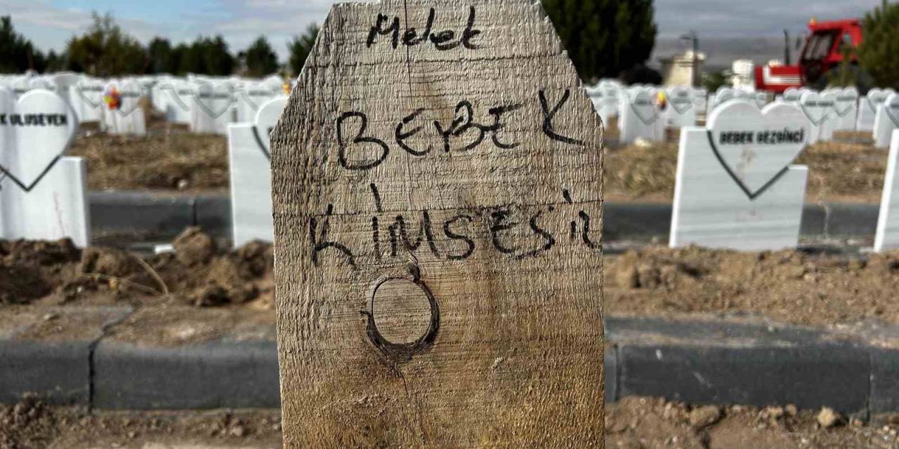 Parçalanmış Halde Bulunan Bebek Defnedildi