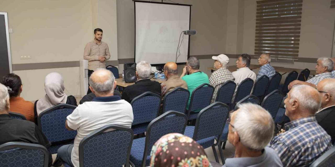 Mersin’de Yaş Almış Vatandaşlar ’akılcı İlaç Kullanımı’ Hakkında Bilgilendiriliyor