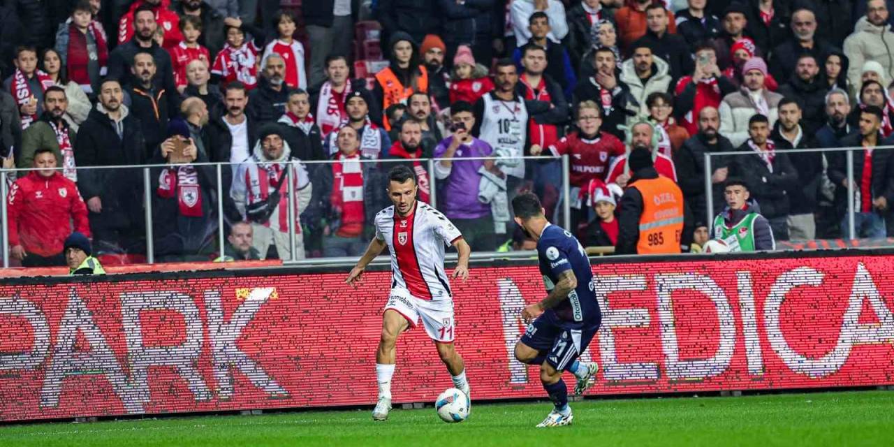 Samsunspor, Emre Kılınç’ın Dizinin Fotoğrafını Paylaştı