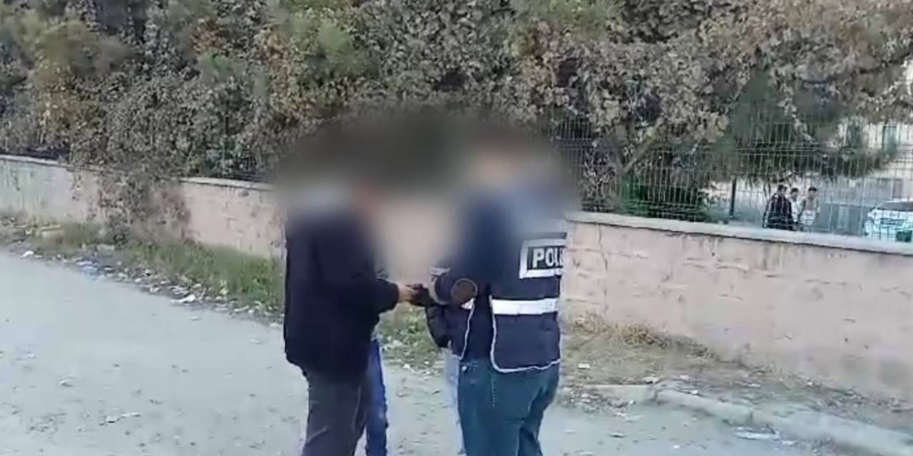 Narkotik Polisi Okul Çevrelerini Denetledi