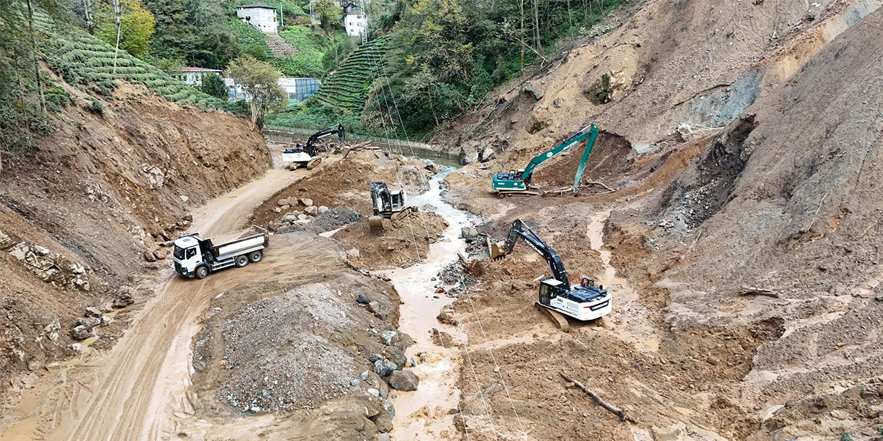 Rize'de heyelanlı bölgeden bin 800 kamyon toprak taşındı