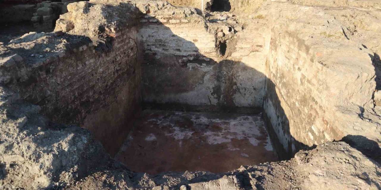 Tarihi Kazılarda Suyun Depolandığı Havuz Bulundu