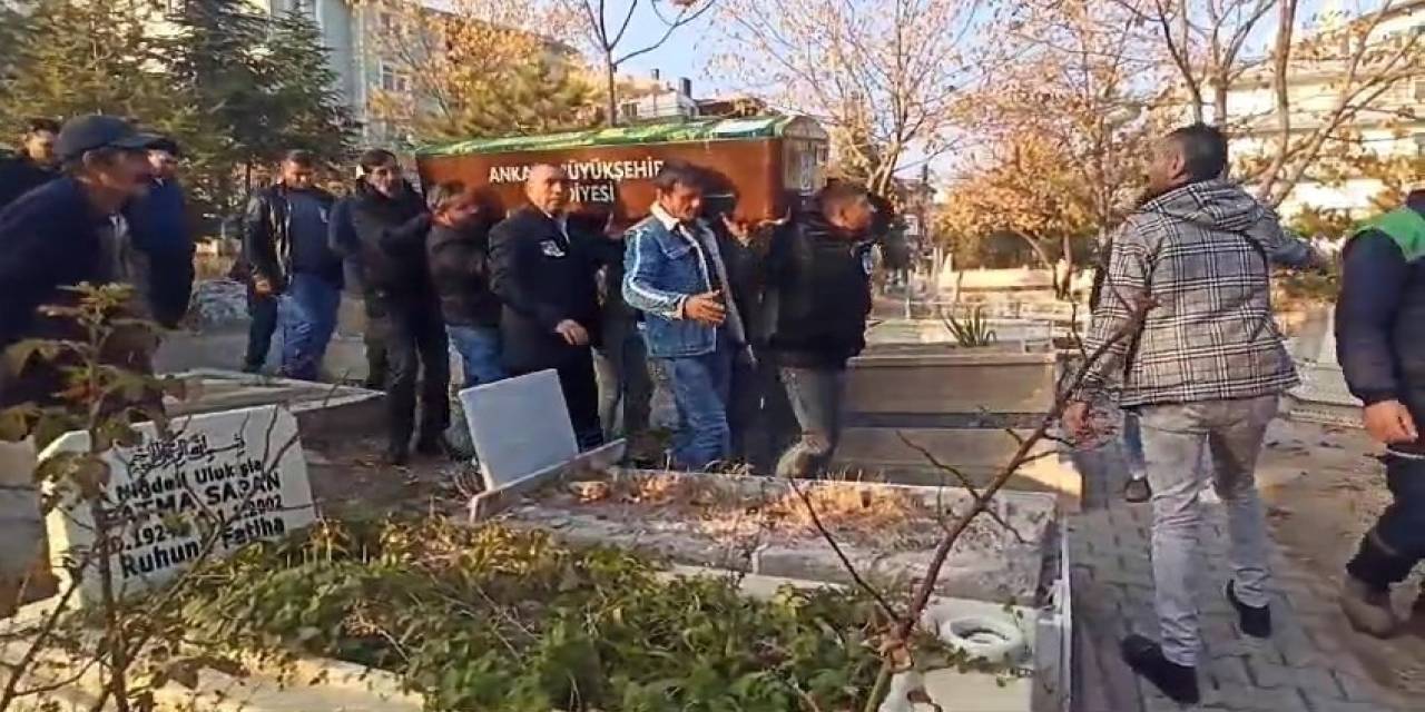 Ankara Oyun Havaları İle Tanınan Sanatçı Savaş Göçer Son Yolculuğuna Uğurlandı