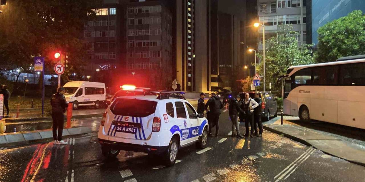 İsrail Konsolosluğu Önünde Hareketli Dakikalar: Pompalı Tüfekle Havaya Ateş Ederek Eylem Yaptı