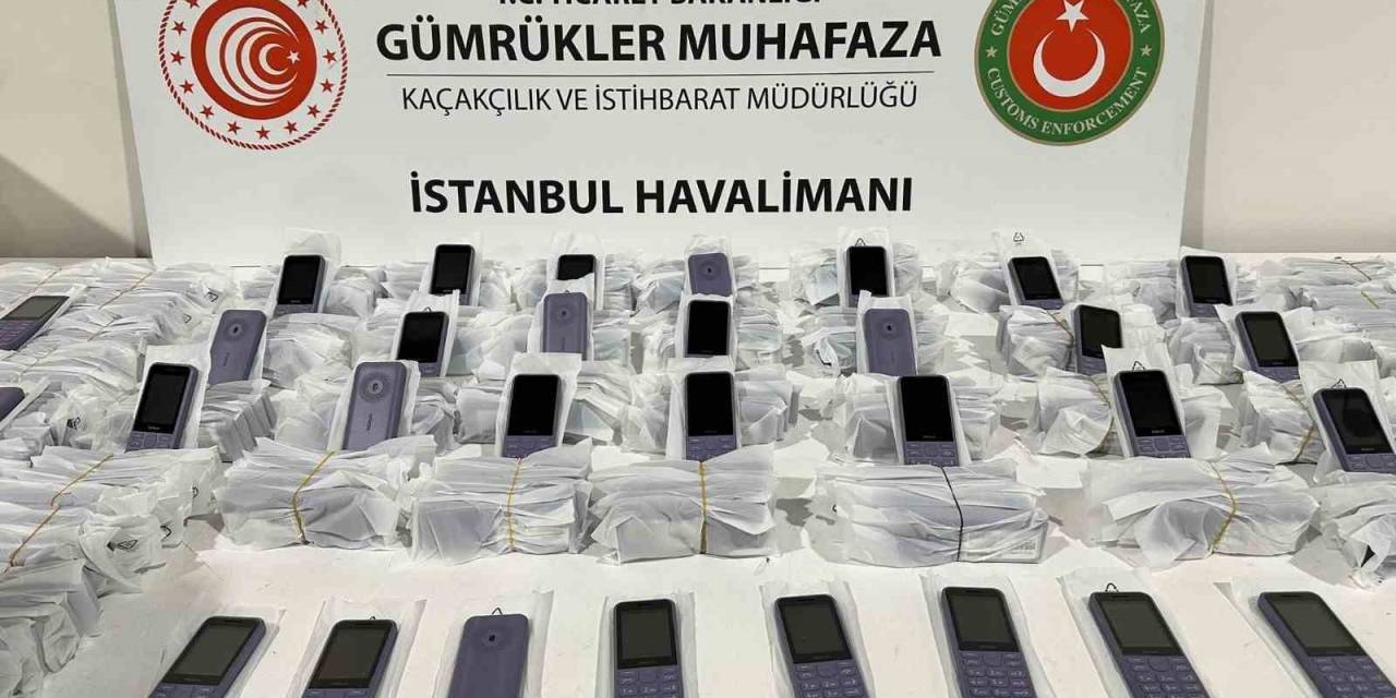 Cep Telefonlarını ’kablo’ Diye Yurda Sokarken Yakalandılar