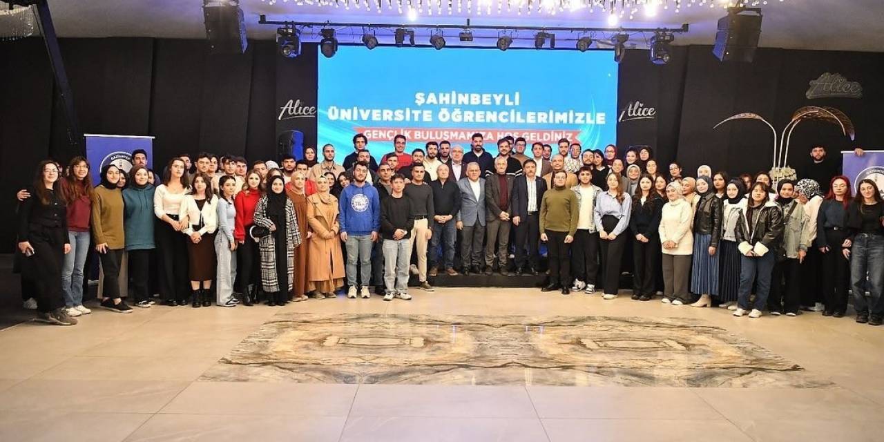 Başkan Büyükkılıç, Öğrencilerle Bir Araya Geldi