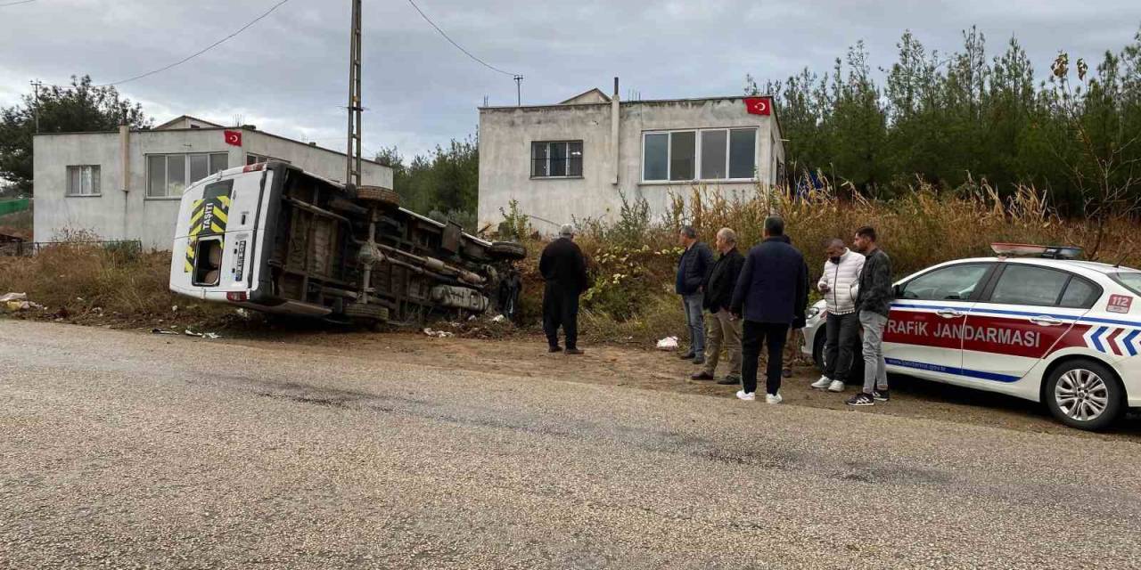 Öğrenci Servisi Takla Attı: 2 Yaralı
