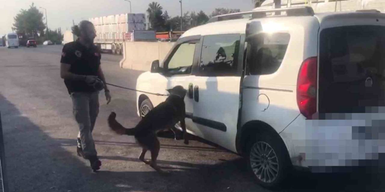 Adana’da Koltuk Altındaki Zuladan 11 Kilo 350 Gram Metamfetamin Çıktı