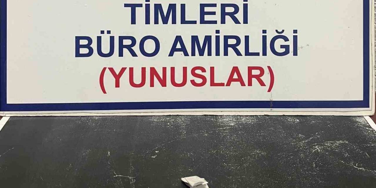 Cep Telefonu Kılıfından Uyuşturucu Çıktı