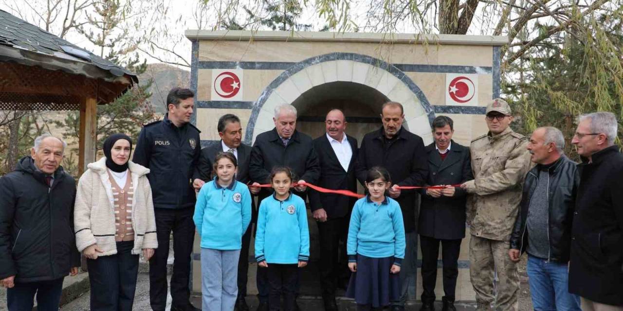 Bayburt’ta Şehit Ömer Halis Demir Adına Yaptırılan Çeşmenin Ve Taht Köyü Konağının Dualarla Açılışı Yapıldı