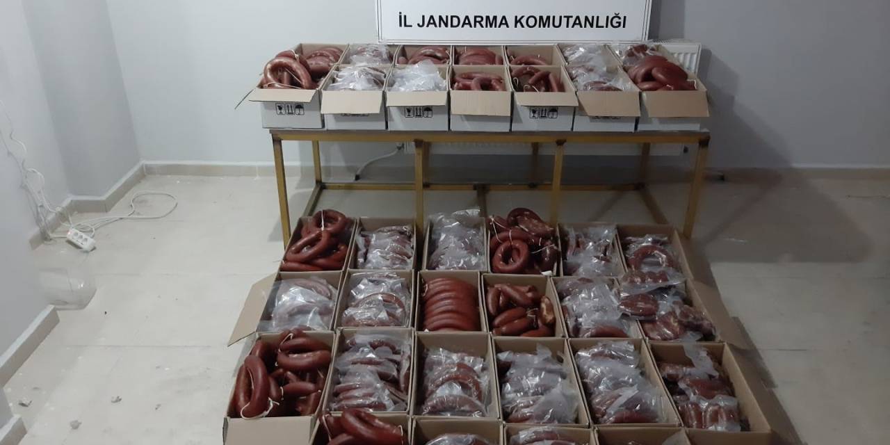 Jandarma Bozulmuş Ve Etiketi Değiştirilmiş 214 Kilogram Sucuk Ele Geçirdi