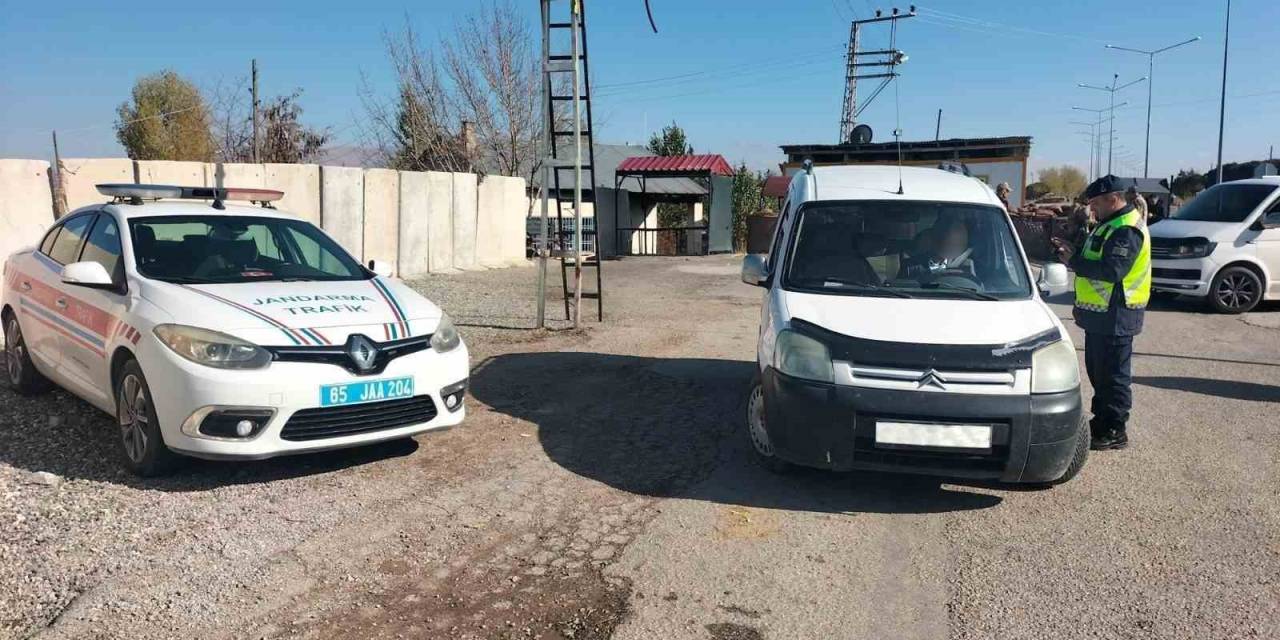 Van’da 139 Araç Trafikten Men Edildi