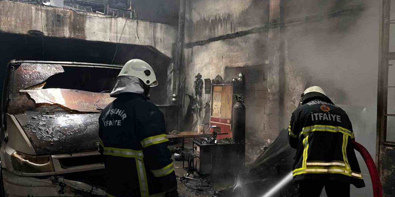 Kaporta Dükkanında Çıkan Yangın Büyük Hasara Neden Oldu