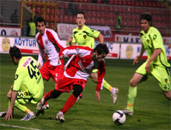 Buca Samsun'da 3 puanı 3 golle aldı