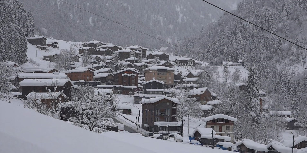 Ayder Yaylası’ndan kar manzaraları