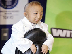 Dünyanın en kısa adamı öldü