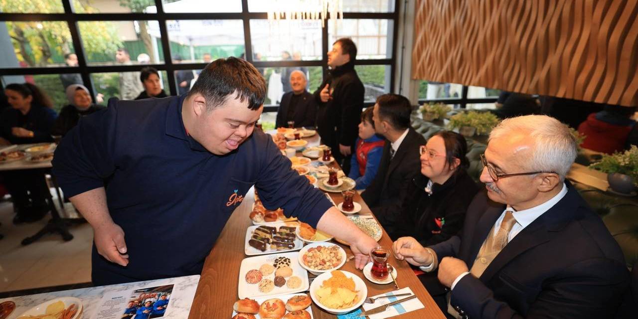 Bu Kafede Engel Yok, Sevgi Var