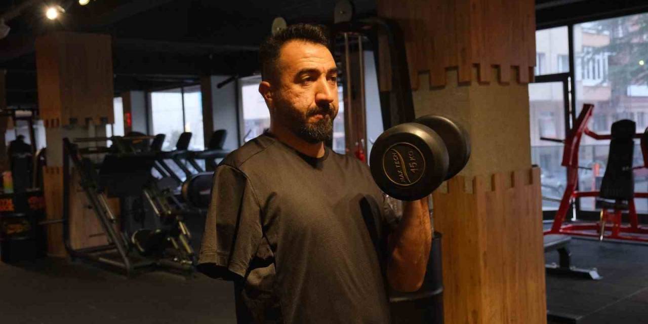 9 Yaşında Kolunu Kaybetti, 30 Yılda Yapmadık Spor Bırakmadı