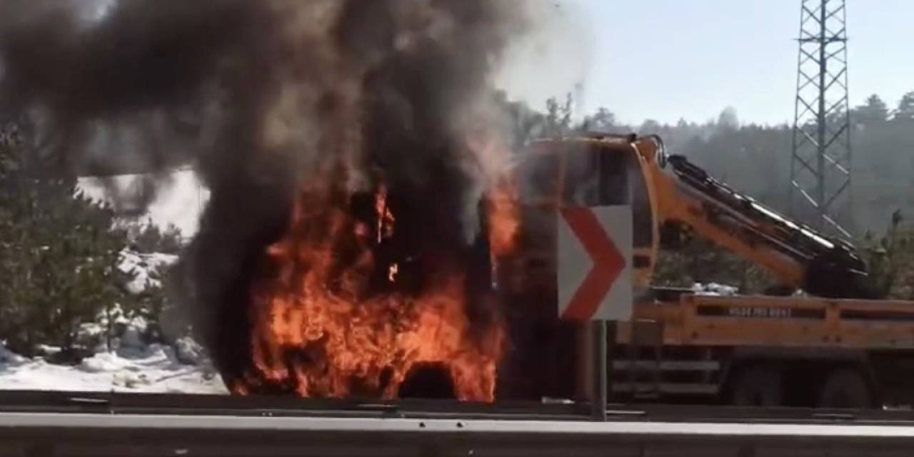 Seyir Halindeki Vinç Alev Alev Yandı