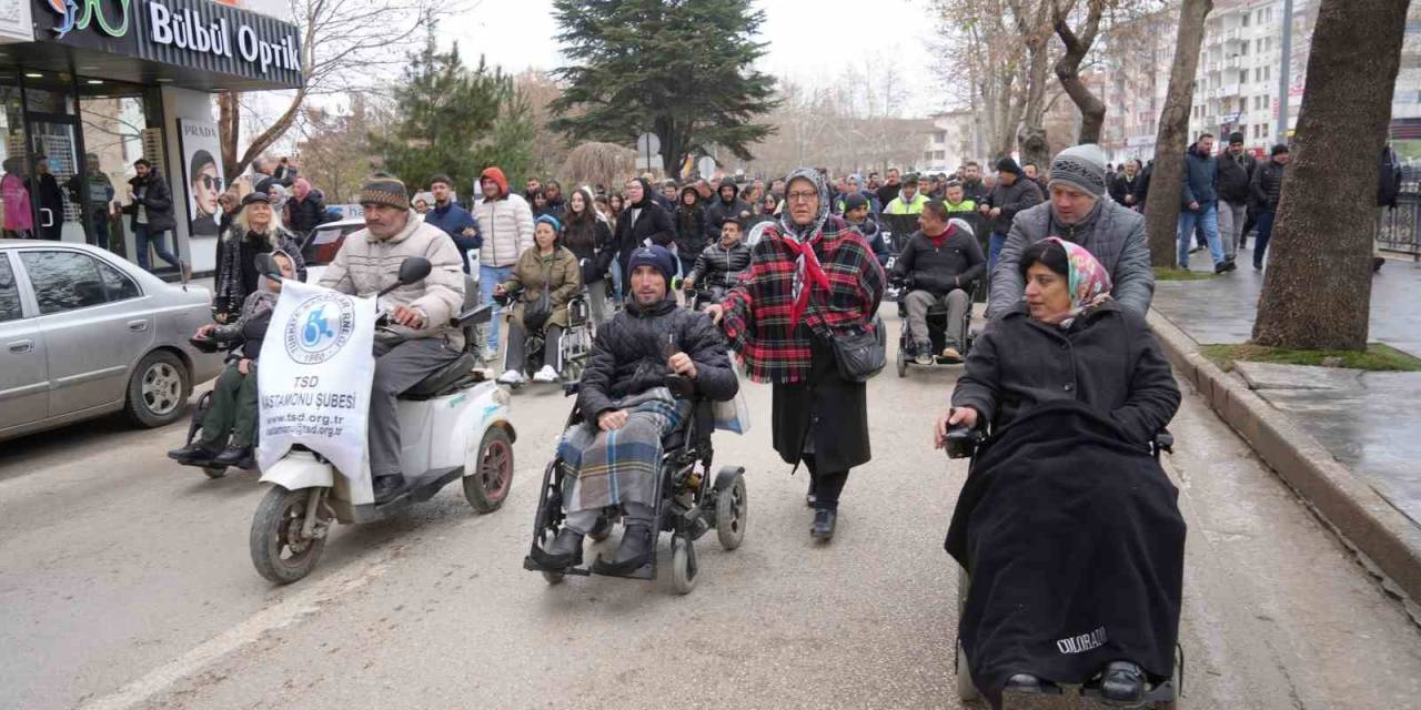Engelliler Günü’nde Farkındalık İçin Yürüdüler