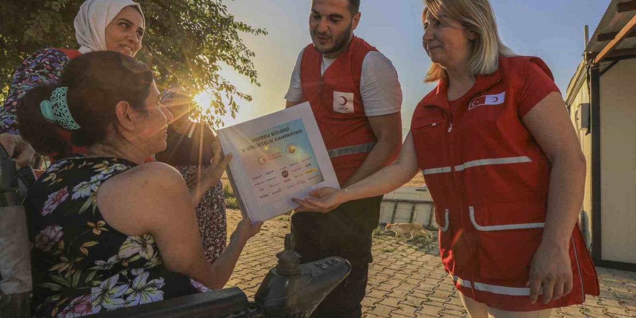 Türk Kızılay Engelleri İyilikle Aşıyor