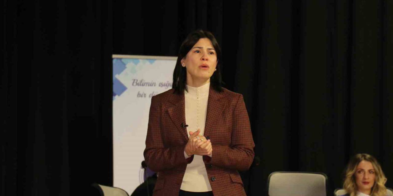 Van Yyü’de "Çocuk İstismarı Ve Mağdura Yaklaşım Sempozyumu" Düzenlendi