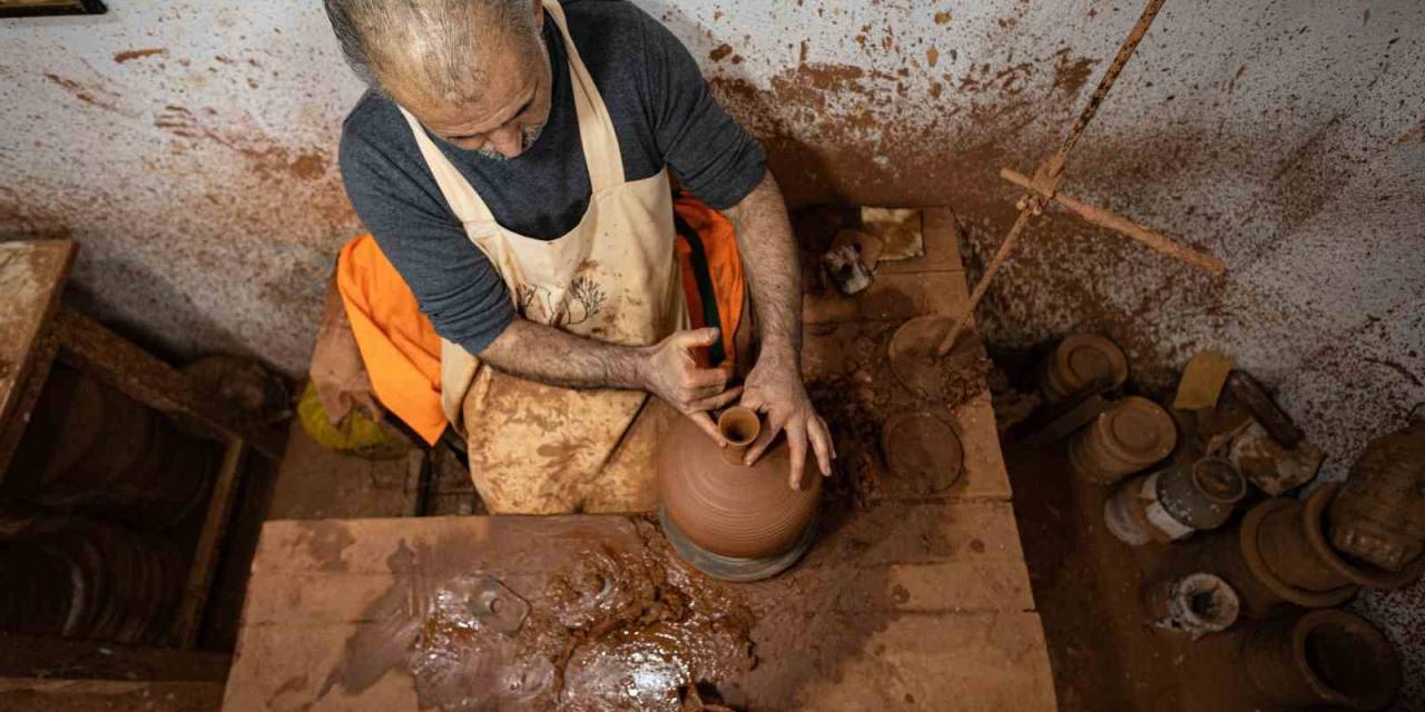 Ömrünü Çömlekçiliğe Adayan Unesco Ödüllü Sanatkâr Dünyaya Usta Yetiştiriyor