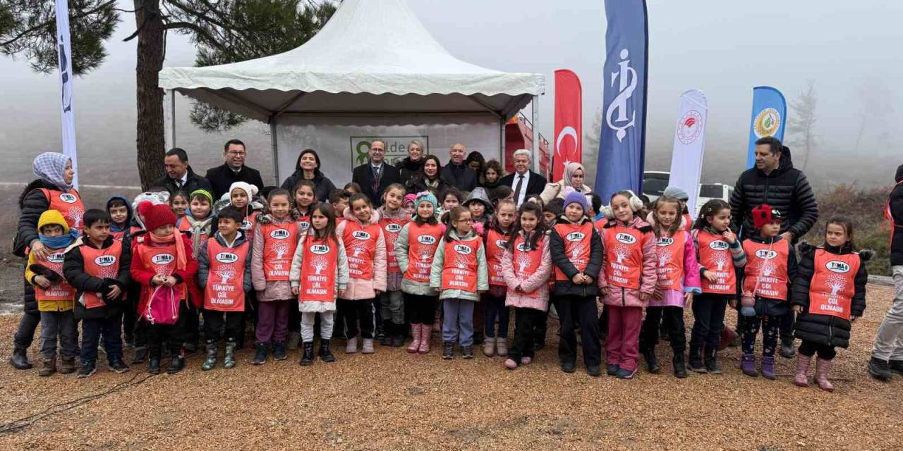 İş Bankası Ve Tema İş Birliğiyle Balıkesir’de 35 Bin Yeni Fidan Toprakla Buluştu