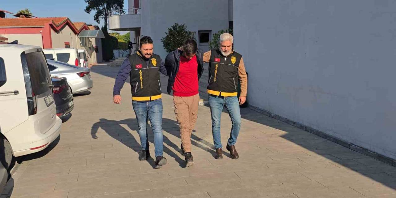 Gün Ortasında İş Yerini Böyle Soydu