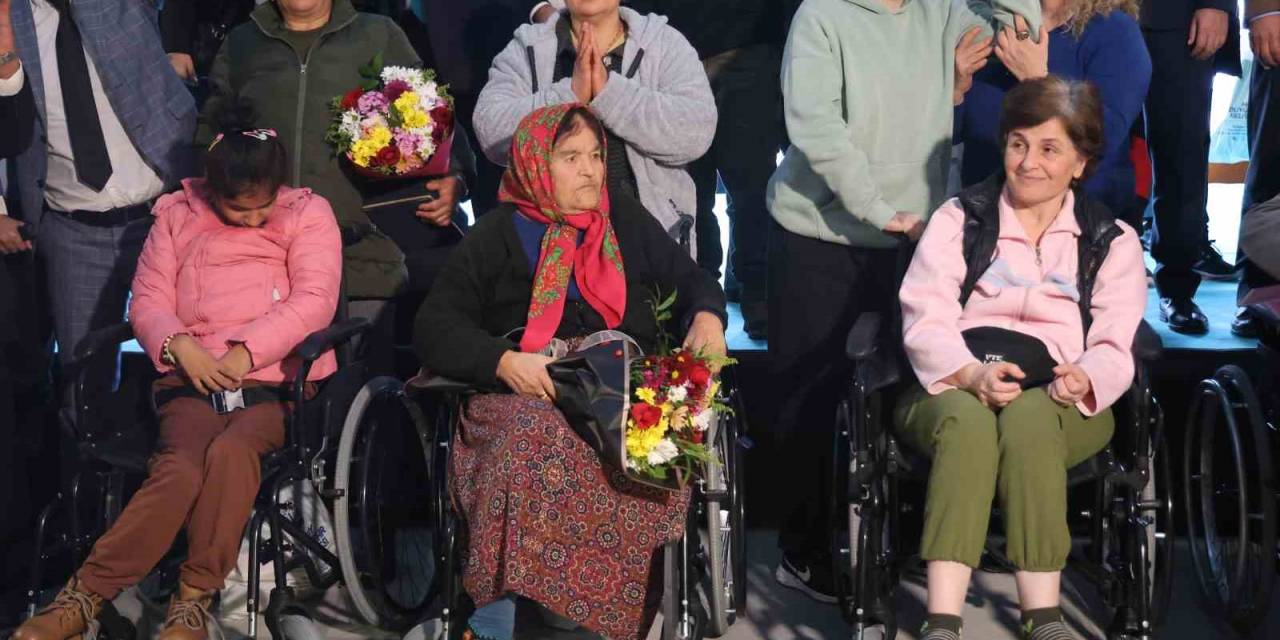 Hatay Büyükşehir Belediyesi Engelli Vatandaşlara Araç Dağıttı