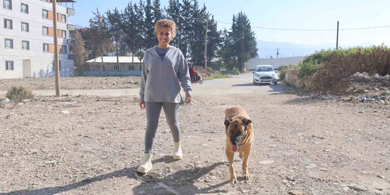 Enkazda Sahibinin Cansız Bedenini Bulmuştu, Aileye Hatıra Kalan Max’a Gözü Gibi Bakıyorlar