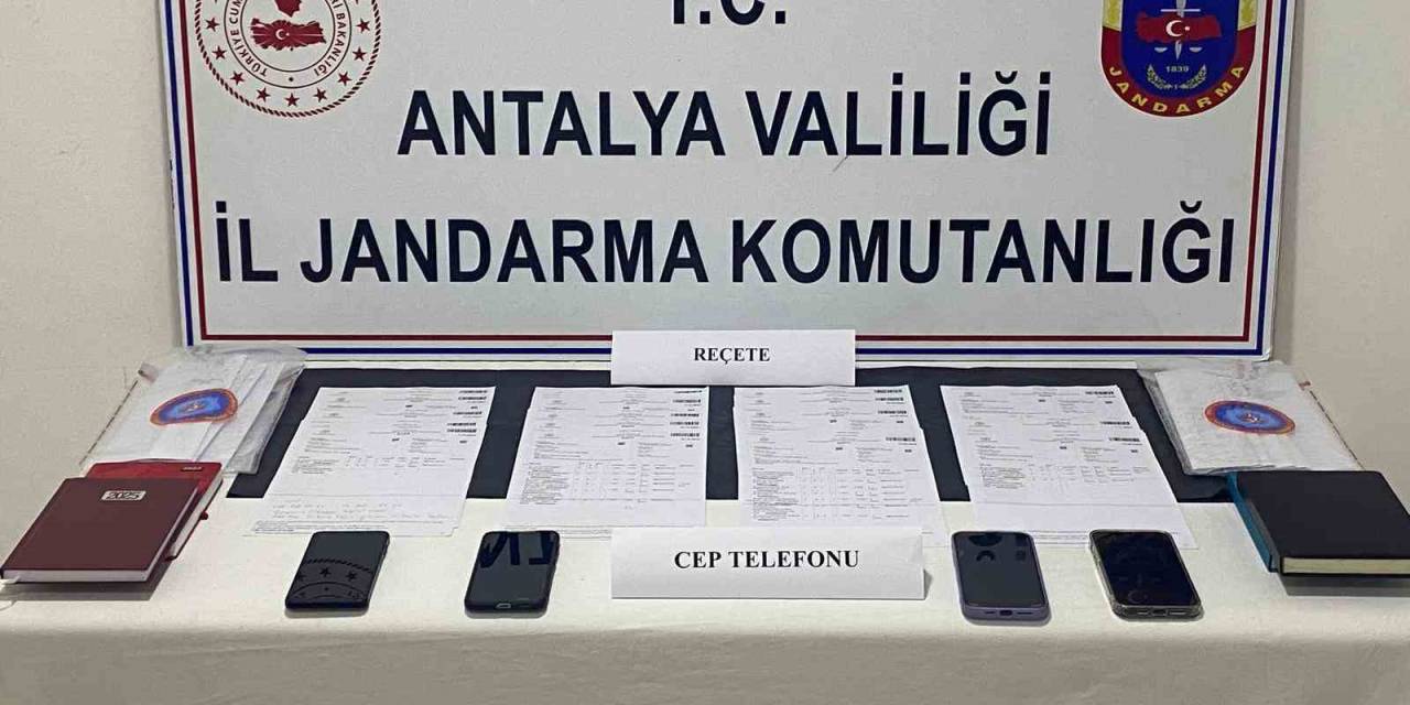 Antalya’da Doktor, Eczacı Ve Otel Çalışanının Karıştığı Nitelikli Dolandırıcılık