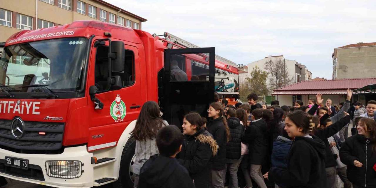 Okulda Nefes Kesen Yangın Tatbikatı