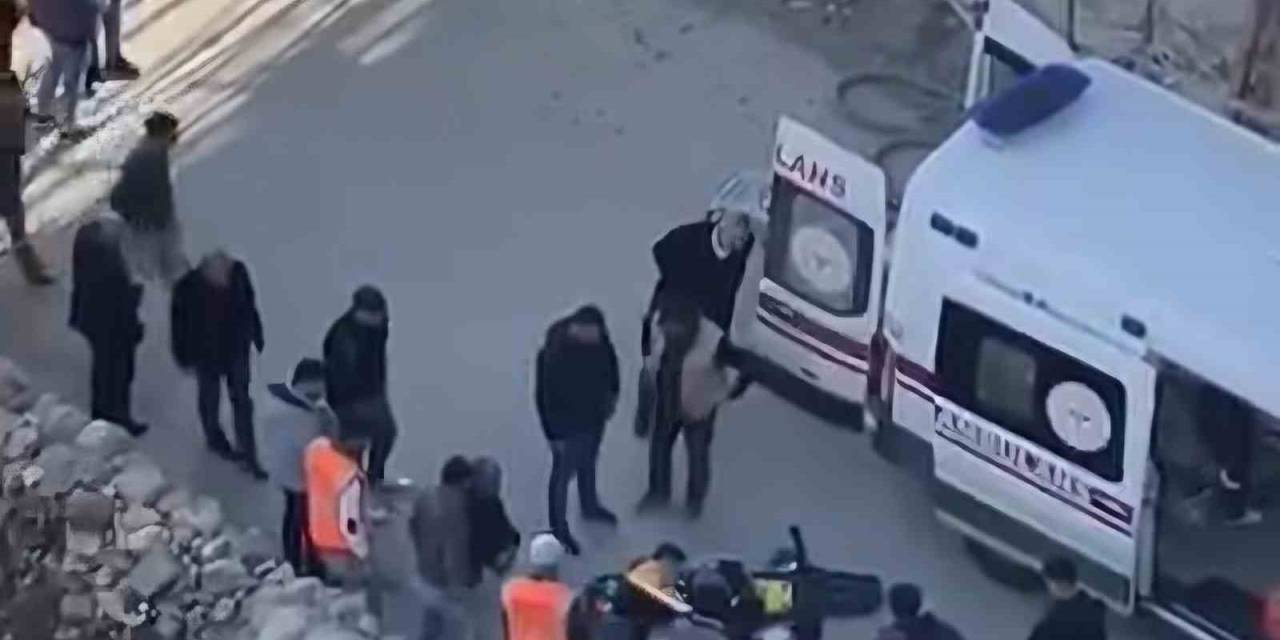 Siirt’te 8’inci Kattan Düşen İnşaat İşçisi Yaralandı