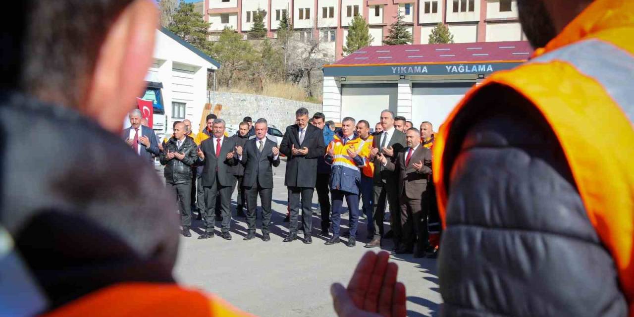 Hakkari’de Kar Sezonu Öncesi Kurban Kesim Töreni