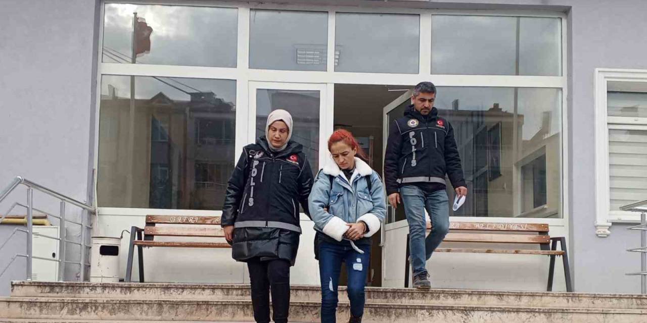 Pembe Kokain İle Yakalanan Kadın Tutuklandı