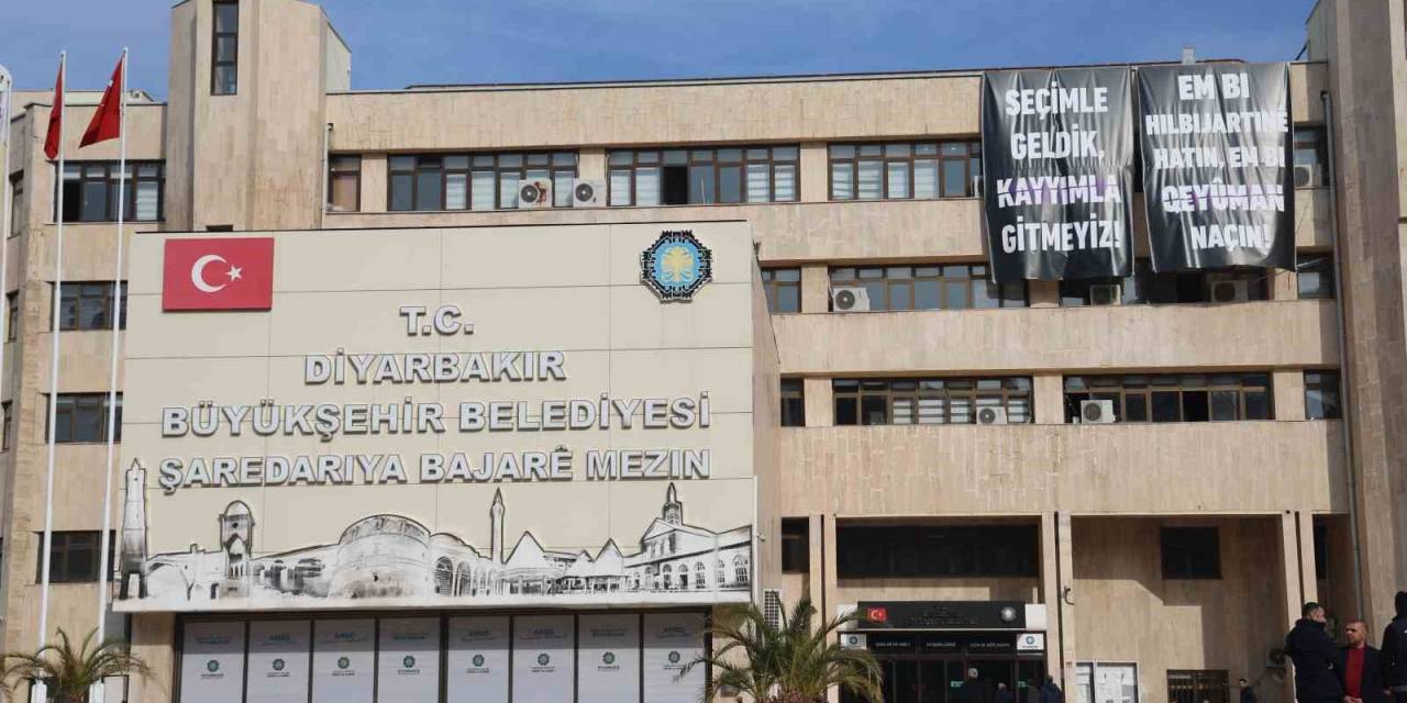 Diyarbakır’da Siyasi Parti Ve Sendika Temsilcilerinden Dem Partili Belediyelere Tepki