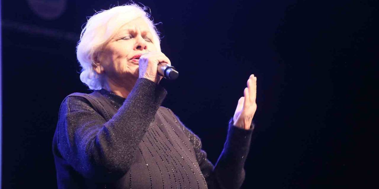Huri Sapan, 55 Yıllık Sanat Yaşamını Anlamlı Bir Konser İle Noktaladı
