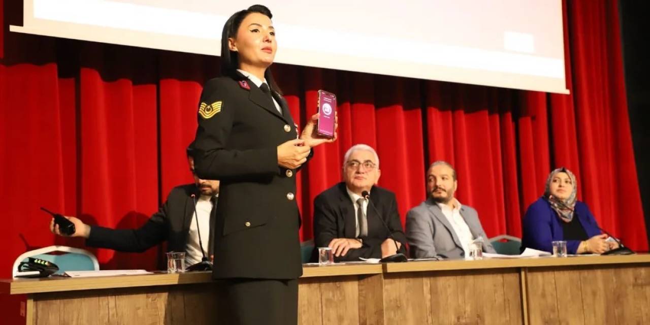 Ebyü’de Şiddet Sıfır Tolerans Paneli Yapıldı