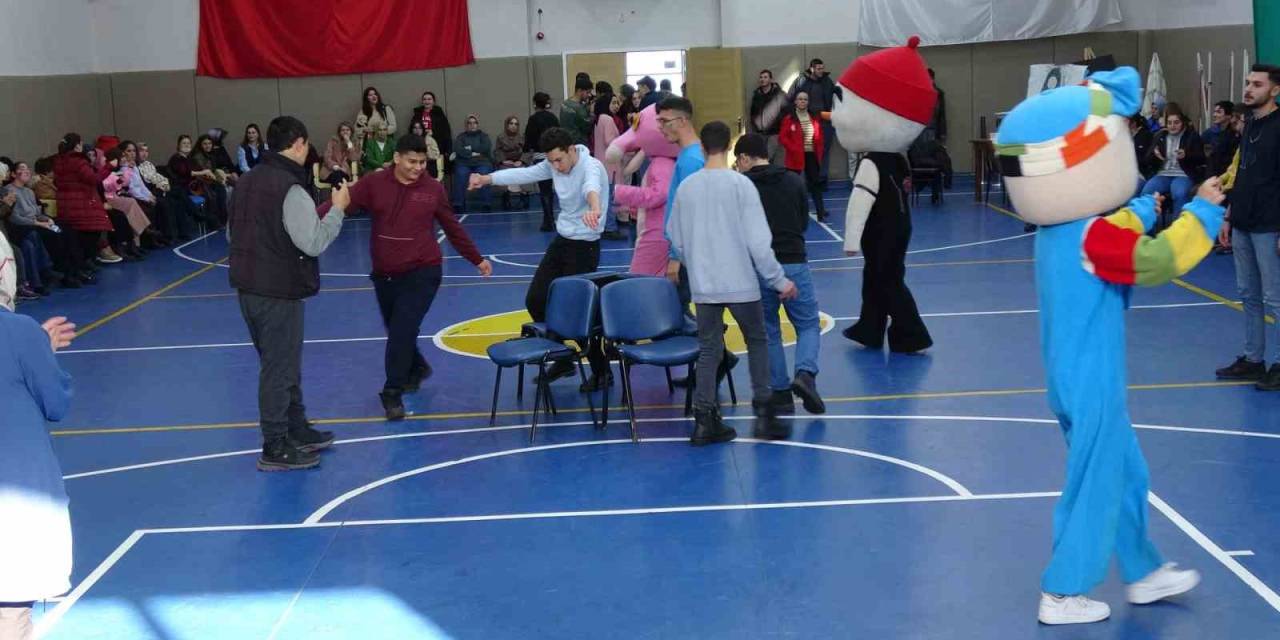 Engelleri Ortadan Kaldırdılar, Gönüllerince Eğlendiler