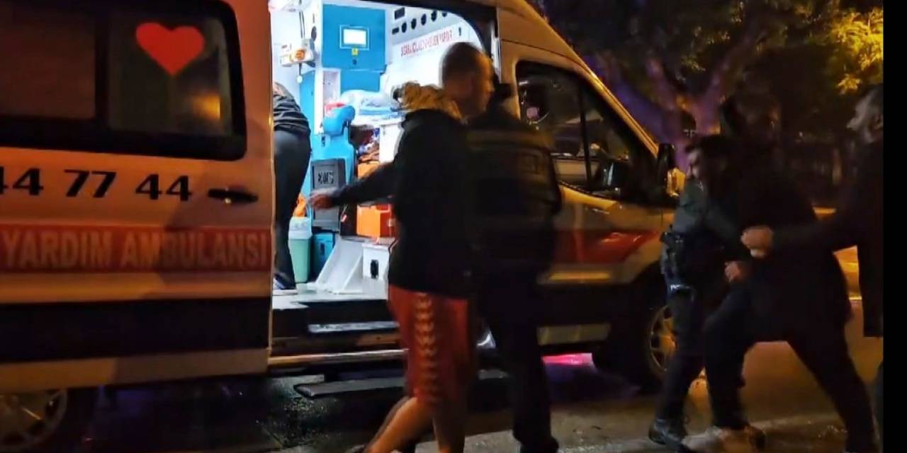 Takla Atan Araçtan Gençler Yola Savruldu, Arkadaşı "Onlara Bir Şey Olmasın Ben Öleyim" Diye Ağladı