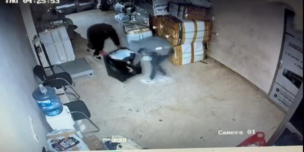 Fatih'te içinde 4 milyon lira değerinde döviz olan kasayı çaldılar