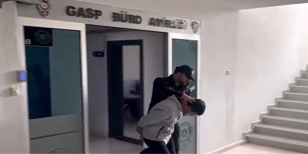 Cep Telefonu Gasp Eden Şahıs Polisten Kaçamadı