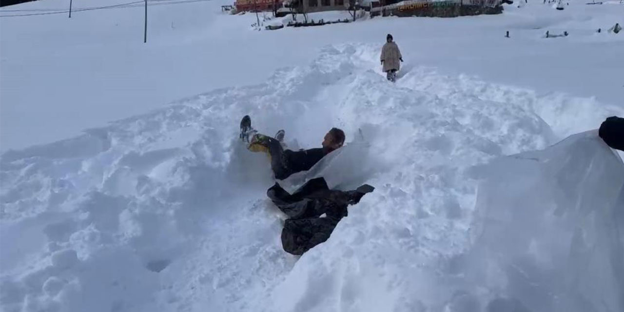 Kar keyfi yaşamak isteyen Ayder Yaylası'na koştu